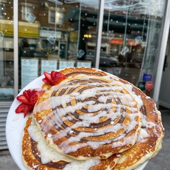 Lazy Daisy's Cafe - Cafes Near Me - Toronto, Ontario