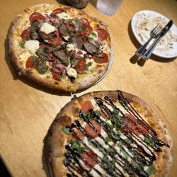 Mezzaluna - Margherita Pizza - Small Joey's Super Deluxe - Small