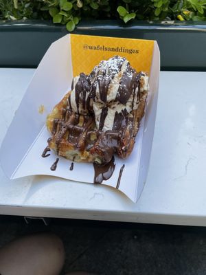 Wafels & Dinges by null