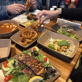 Encinitas Fish Shop - Salad, tacos, plate - Seafood Near Me - Encinitas, California