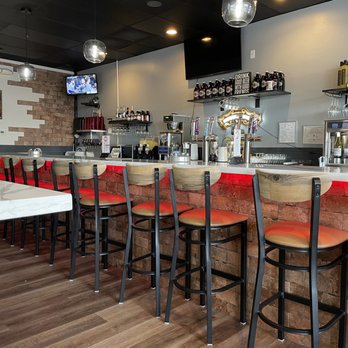 Crave Pizza - Bar area - Pizza Near Me - Mesa, Arizona Crave Pizza - Bar area - Pizza Near Me - Mesa, Arizona