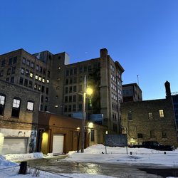 Hostel du Nord - Outside near parking
