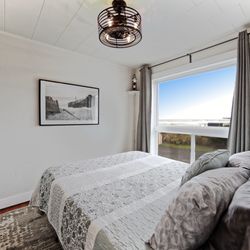 Getaway Oceanfront Lodging - Bed 1 unit 14