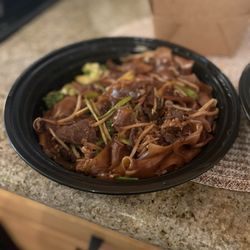 194 Eatery - Pad See Ew Beef