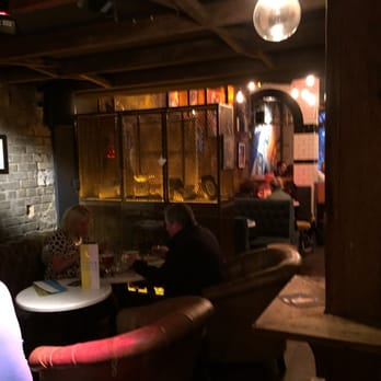 Camden Exchange - Lounge - Pubs Near Me - Dublin, D