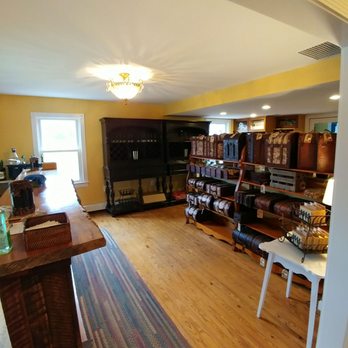 Hiddencroft Vineyards - Wine Tasting Room Near Me - Lovettsville, Virginia Hiddencroft Vineyards - Wine Tasting Room Near Me - Lovettsville, Virginia