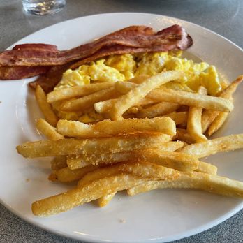 Windfield's Restaurant - All Day Breakfast - Breakfast & Brunch Near Me - North York, Ontario Windfield's Restaurant - All Day Breakfast - Breakfast & Brunch Near Me - North York, Ontario