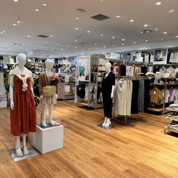 Uniqlo - Men's Clothing Near Me - Paramus, New Jersey Uniqlo - Men's Clothing Near Me - Paramus, New Jersey
