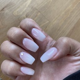 Pink + white gel ombre acrylics. Very cute and classy look, Vicky also gave the diamond for free since it was my birthday Pink + white gel ombre acrylics. Very cute and classy look, Vicky also gave the diamond for free since it was my birthday