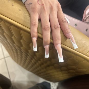 La Bella Nail Spa - The application is dummy and wanted me to pay $50+ Absolutely not - Nail Salons Near Me - Salinas, California