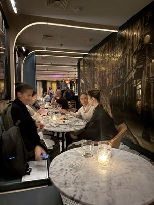 Harry's Side Bar by null