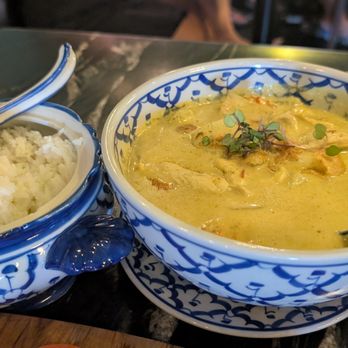 Savoey Thai Eatery - Yellow Curry (with chicken) - Thai Near Me - Las Vegas, Nevada Savoey Thai Eatery - Yellow Curry (with chicken) - Thai Near Me - Las Vegas, Nevada