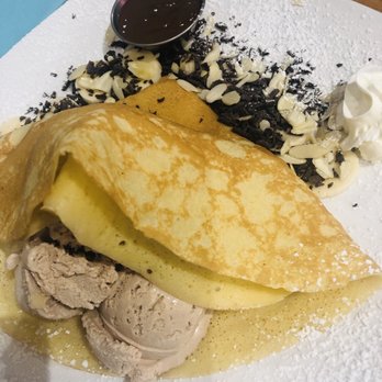 D Spot Dessert Cafe - Crepes with nutella and hazelnut icecream - Desserts Near Me - Toronto, Ontario