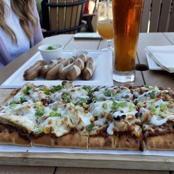 Cask 307 - Chipotle Chicken Flatbread - Wine Tasting Room Near Me - Madison, Ohio