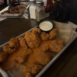 Primanti Bros. Restaurant and Bar - Ewwww really small wings