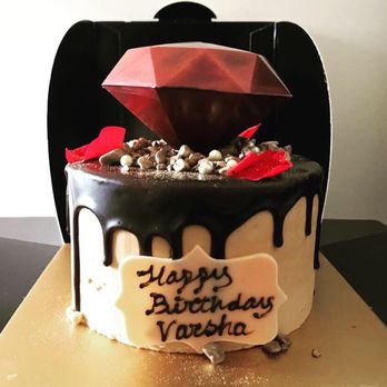Daan Go Cake Lab - The dark chocolate and passion fruit diamond cake - Desserts Near Me - Toronto, Ontario