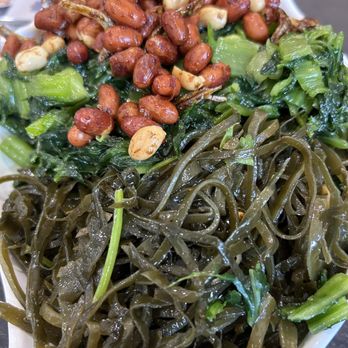 Yunnan Restaurant - three ingredient starter, vegetarian (fried Spanish peanuts, mustard greens and soybeans, kombu salad - Chinese Near Me - Oak Park, California Yunnan Restaurant - three ingredient starter, vegetarian (fried Spanish peanuts, mustard greens and soybeans, kombu salad - Chinese Near Me - Oak Park, California