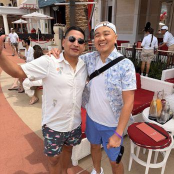 Encore Beach Club - Beach couch - Dance Clubs Near Me - Las Vegas, Nevada