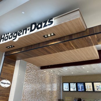 Häagen-Dazs - Exterior of Häagen-Dazs in the Hillsdale Shopping Center in San Mateo. - Ice Cream & Frozen Yogurt Near Me - San Mateo, California