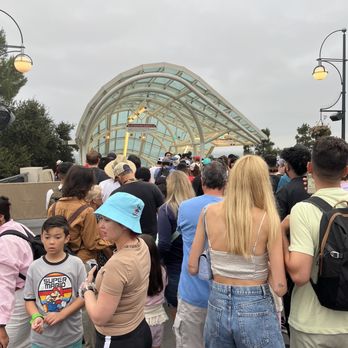 Universal Studios Hollywood - Line to go down the escalators to lower lot - Amusement Parks Near Me - Universal City, California