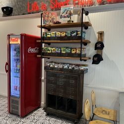 Old school Coke stand