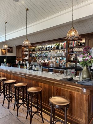 Bar Lou by null