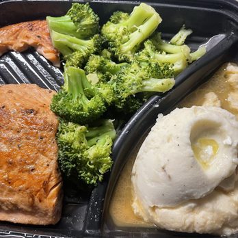 LongHorn Steakhouse - Salmon Meal - Steakhouses Near Me - West Palm Beach, Florida