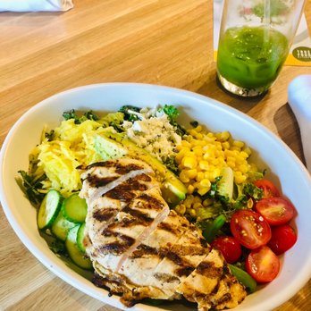 True Food Kitchen - Good Earth kale salad with chicken - New American Near Me - Reston, Virginia True Food Kitchen - Good Earth kale salad with chicken - New American Near Me - Reston, Virginia