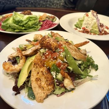 Downtown Aquarium - Blackened Chicken & Shrimp Salad - Museums Near Me - Denver, Colorado Downtown Aquarium - Blackened Chicken & Shrimp Salad - Museums Near Me - Denver, Colorado