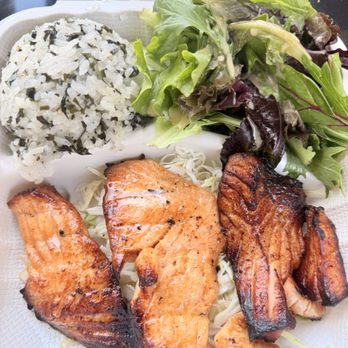 Pioneer Saloon Kaka'ako - Miso salmon plate lunch - Japanese Near Me - Honolulu, Hawaii Pioneer Saloon Kaka'ako - Miso salmon plate lunch - Japanese Near Me - Honolulu, Hawaii