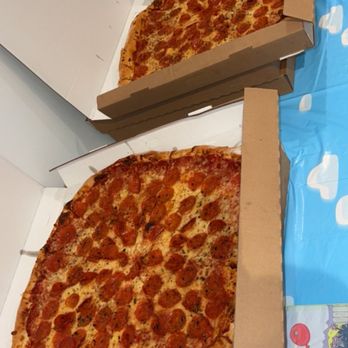 Amelia’s Pizzeria - XL pepperoni pizzas - Pizza Near Me - West Milwaukee, Wisconsin Amelia’s Pizzeria - XL pepperoni pizzas - Pizza Near Me - West Milwaukee, Wisconsin