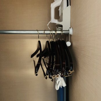 DoubleTree by Hilton Hotel Annapolis - Closet - Hotels Near Me - Annapolis, Maryland DoubleTree by Hilton Hotel Annapolis - Closet - Hotels Near Me - Annapolis, Maryland