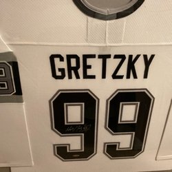 Wayne Gretzky Autographed Uniform