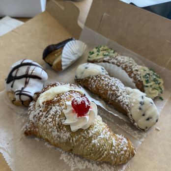 Mama Cannoli - Desserts Near Me - Daytona Beach, Florida Mama Cannoli - Desserts Near Me - Daytona Beach, Florida
