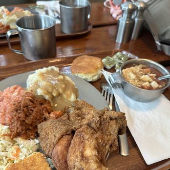 Michie Tavern - Buffet selection: fried chicken (breast), pulled pork, mashed potatoes and gravy, Cole slaw, stewed tomatoes, biscuit, cornbread, gazpacho - Landmarks & Historical Buildings Near Me - Charlottesville, Virginia