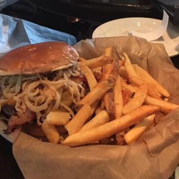 Cheddar's Scratch Kitchen - BBQ burger plate - American Near Me - Pasadena, Texas