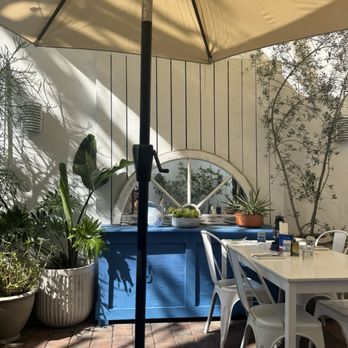 Mandolin Aegean Bistro - Mediterranean Near Me - Miami, Florida