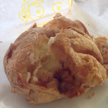 Beard Papa's Koreatown - Original Shell with Dulce de Leche Filling. Www.youtube.com/TheBryantCabrera - Desserts Near Me - Los Angeles, California