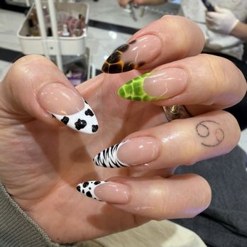 Glossy Nail Bar - Waxing Near Me - San Luis Obispo, California