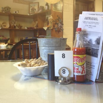 The Feed Bag - Tablescape - Breakfast & Brunch Near Me - Mocksville, North Carolina The Feed Bag - Tablescape - Breakfast & Brunch Near Me - Mocksville, North Carolina
