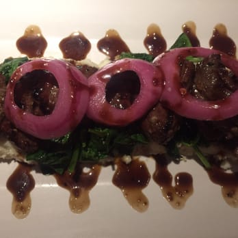 Not Your Average Joe's - Reston - Sirloin tips with sautéed spinach and cauliflower Parmesan mash - New American Near Me - Reston, Virginia
