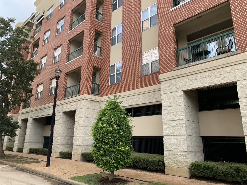 EDGE CONDOMINIUM Updated October 2024 300 St Joseph Pkwy, Houston