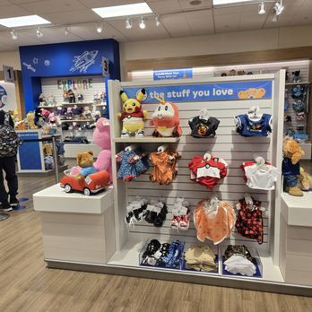 Build-a-Bear Workshop - Toy Stores Near Me - East Rutherford, New Jersey