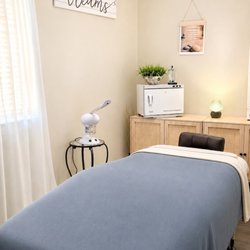 Panache Hair Salon & Day Spa - Facial room