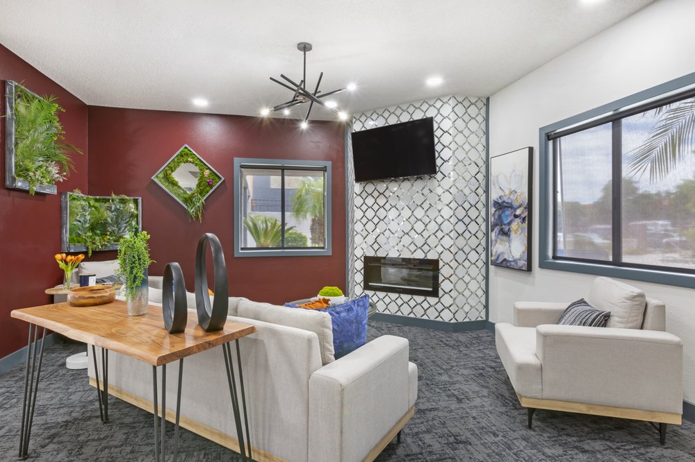 NEWPORT Updated September 2024 31 Photos 1333 N Dysart Rd