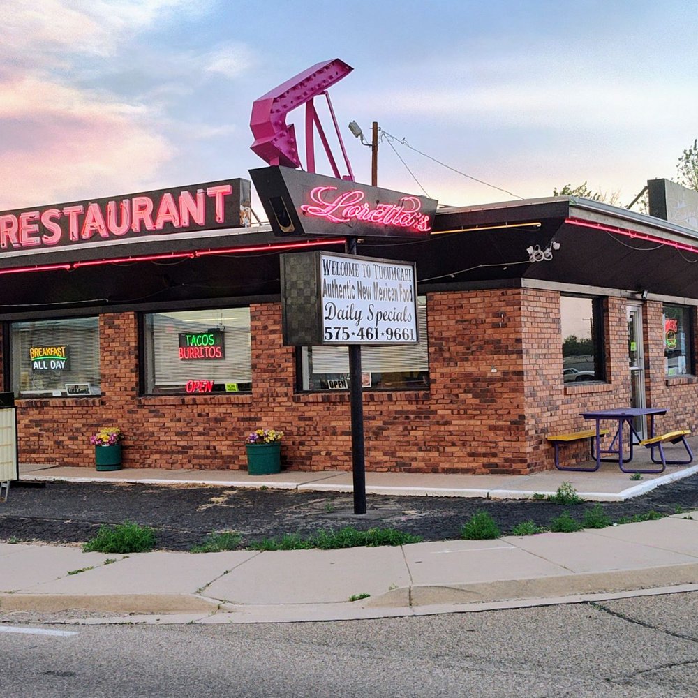 the outside of the restaurant