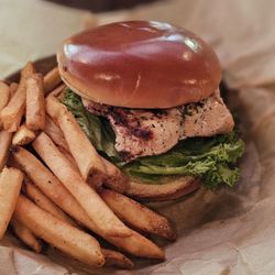 Whiskey Kitchen - Chicken sandwich