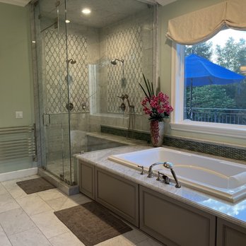 Westside Remodeling - Master bath with shower and jacuzzi bathtub. - General Contractors Near Me - Thousand Oaks, California Westside Remodeling - Master bath with shower and jacuzzi bathtub. - General Contractors Near Me - Thousand Oaks, California