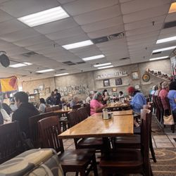 Ginger Brown's Old Tyme Restaurant & Bakery - Quaint indoor diner feel restaurant