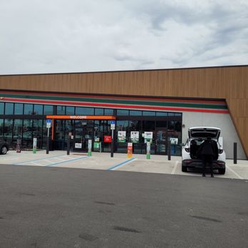 7-Eleven - Entrance from fuel tank - Gas Stations Near Me - Kissimmee, Florida 7-Eleven - Entrance from fuel tank - Gas Stations Near Me - Kissimmee, Florida